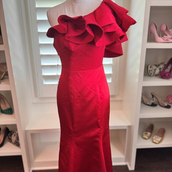 Stunning One-Shoulder Red Formal Gown - Elegant Ruffle Detail - Picture 3 of 4